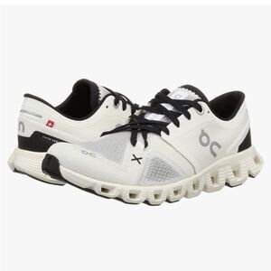 On Running Women sneakers CloudX  Women’s 10